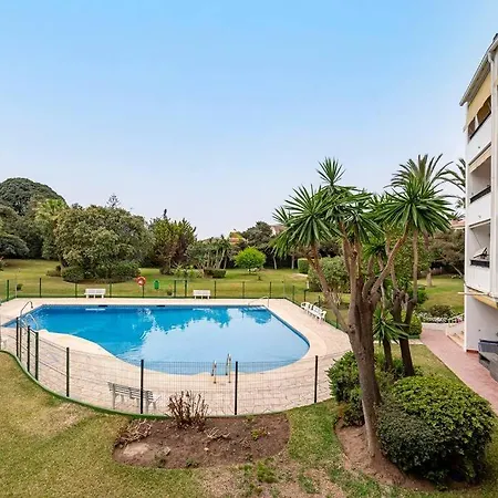 Elegant With Balcony, Pool & Parking Lägenhet *